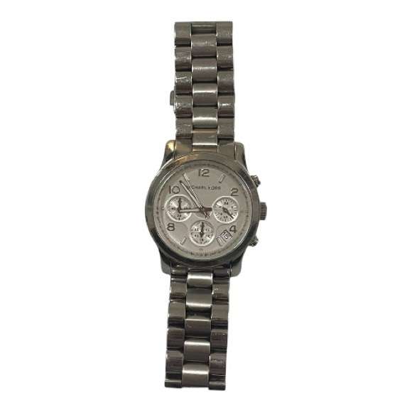 Michael Kors Runway Quartz Silver Women's Watch - Picture 7 of 7